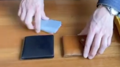 2 types of compact bi-fold wallet