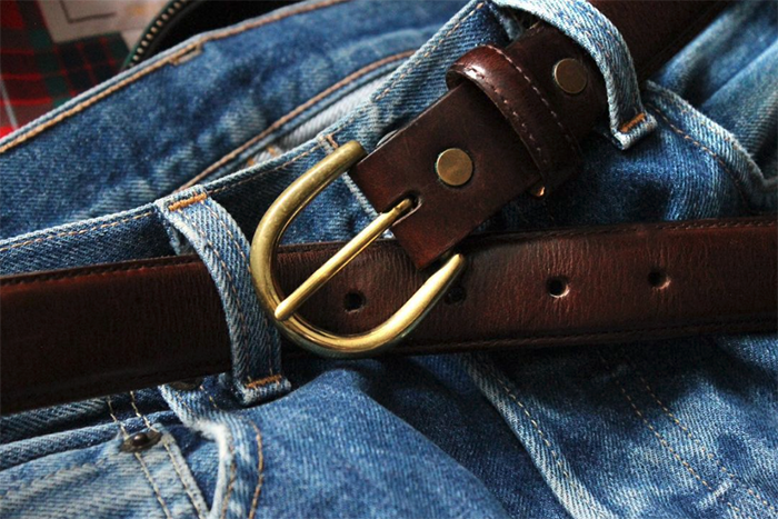 ご自身でも調整できます。</br>Leather Belt “Brass”