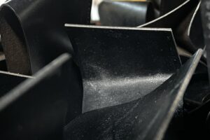 L字ファスナー財布Cramの製作風景