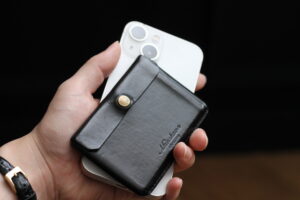 革の薄いカードケース